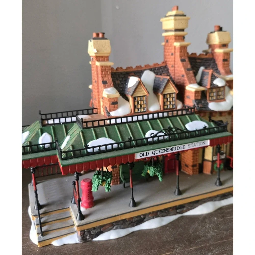 Department 56 Dickens Village Old Queensbridge Station Lighted 2 Piece dept 56‎